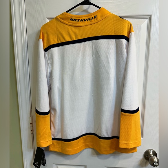 Youth Nashville Predators Jersey - Picture 3 of 3
